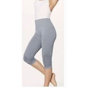 Lululemon In the Flow Lavender Cropped Legging Size 4/6
